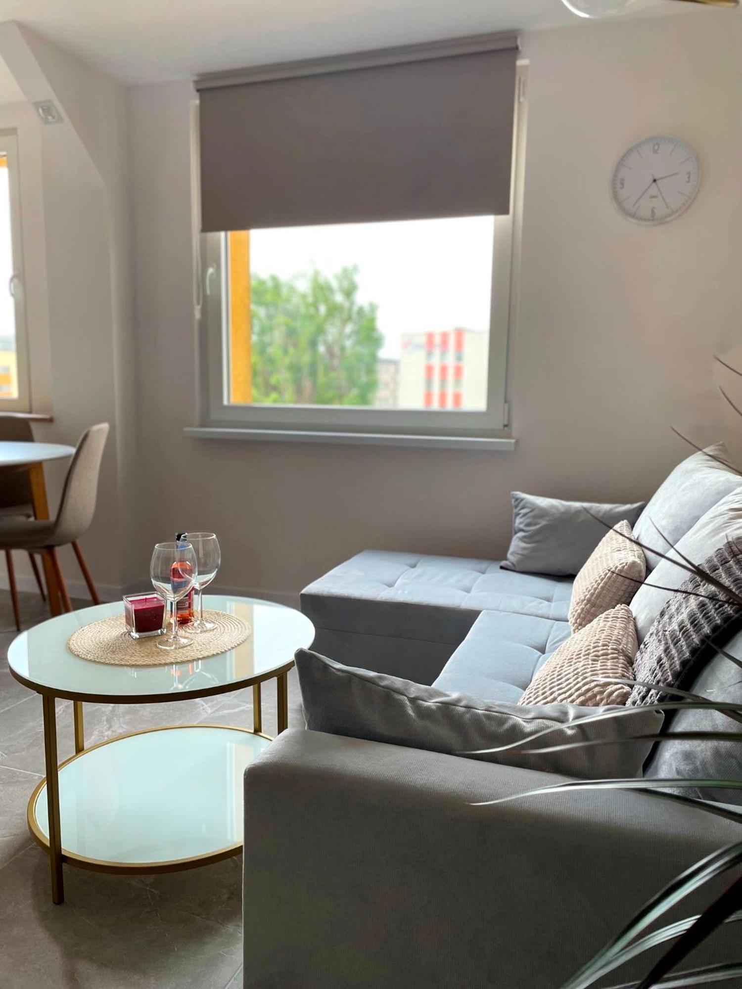 Apartament Konstytucji - Centrum ชวีโนวิชแจ ภายนอก รูปภาพ